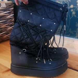 JustFab Black Quilted Winter Boots